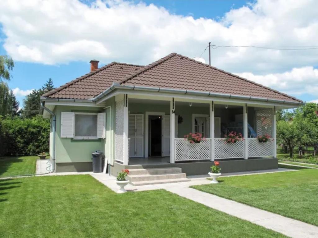 EGRI Apartmanház 8646 Balatonfenyves, 14 Egri utca kép - 1