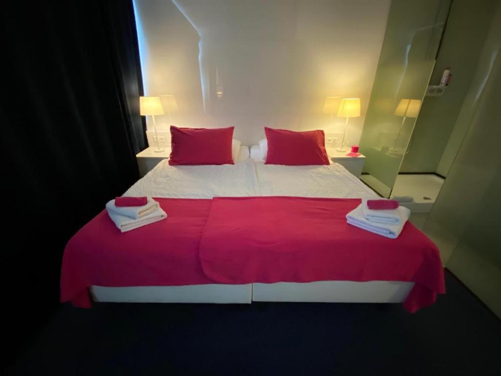 Postel nebo postele na pokoji v ubytování Business Hotel Wiesbaden PRIME