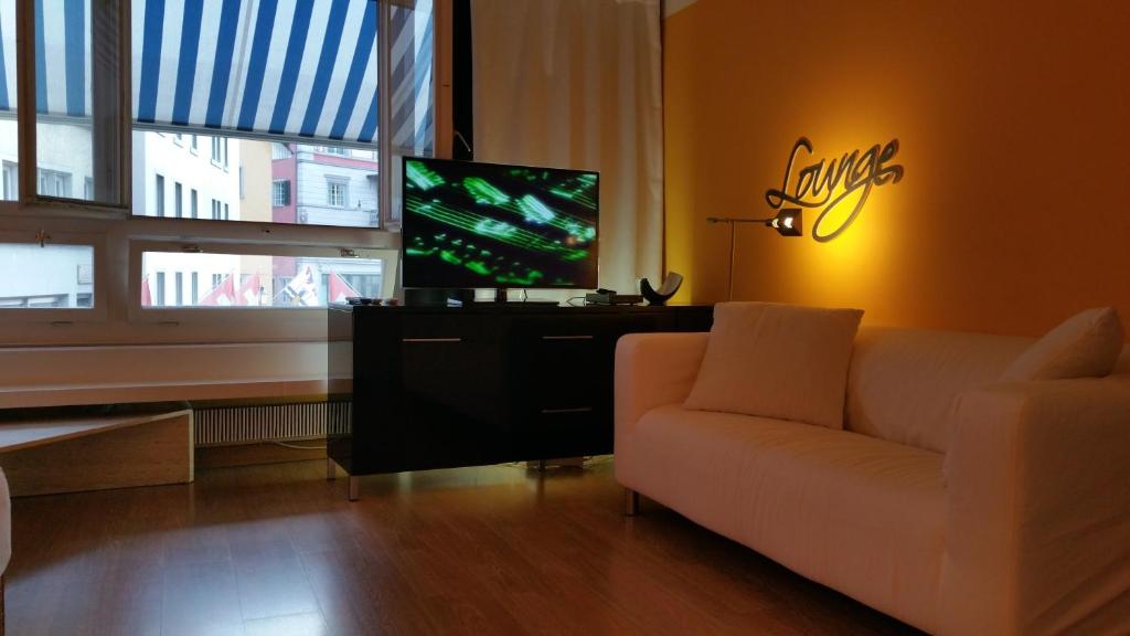 Pedestrian Area close to Bahnhofstrasse - Resim 4