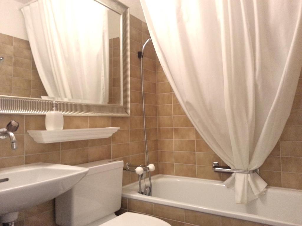 Pedestrian Area close to Bahnhofstrasse - Resim 6