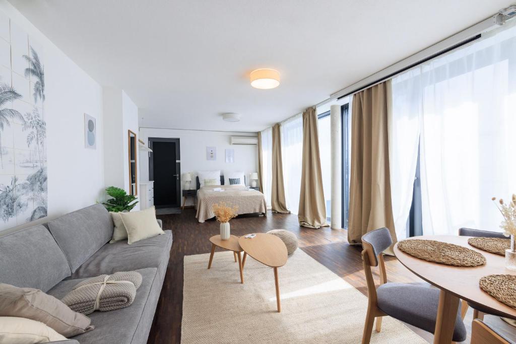 Global Living Design Apartment I Rathausplatz I Beamer I AC I Kitchen