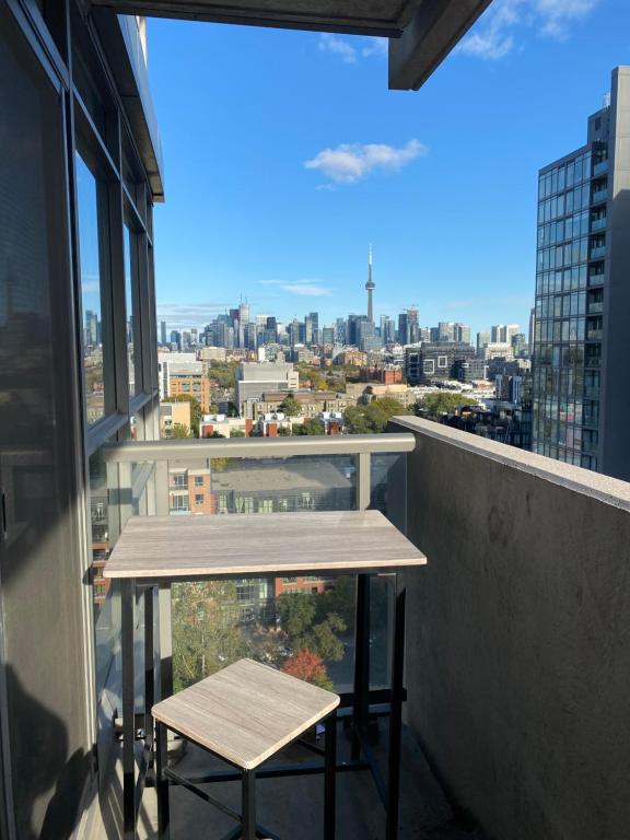 Condo Room for rent, Toronto, Canada