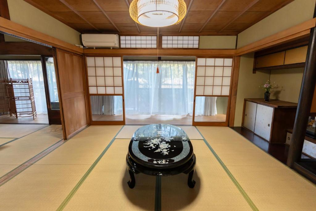 Fotografie z fotogalerie ubytování 大正の宿　浪漫邸 v destinaci Kani