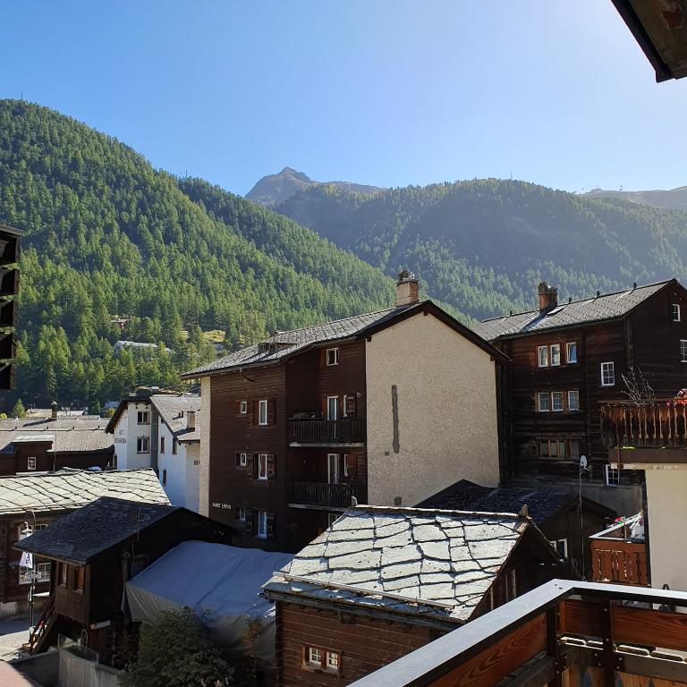Nespecifikovaný výhled na hory nebo výhled na hory při pohledu z apartmánu