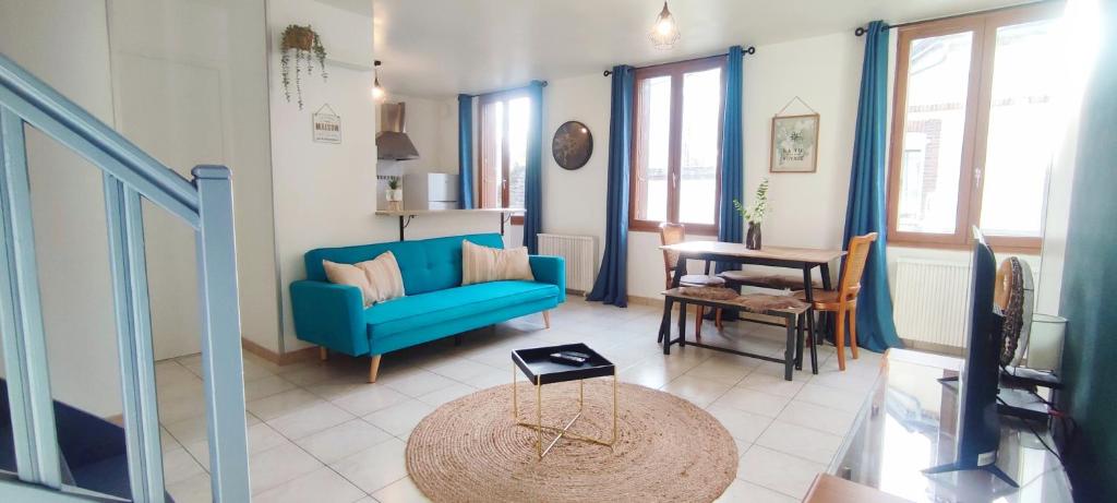 Χώρος καθιστικού στο L'Echapée SENSée Duplex 3 chambres Centre 500m Cathédrale