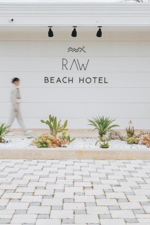 RAW BEACH HOTEL tanúsítványa, márkajelzése vagy díja