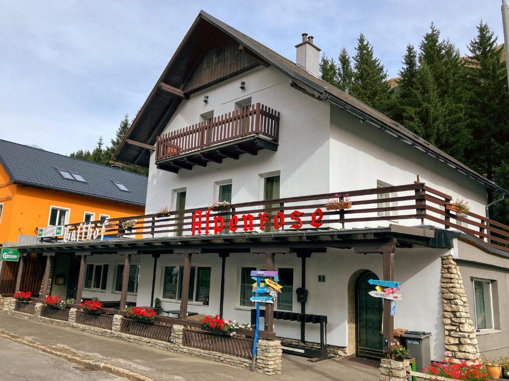 Budova, kde se hostel nachází