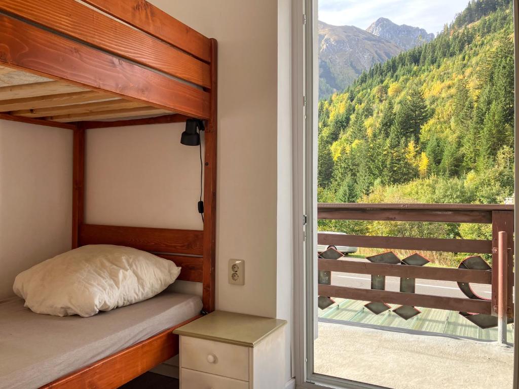 Nespecifikovaný výhled na hory nebo výhled na hory při pohledu z hostelu