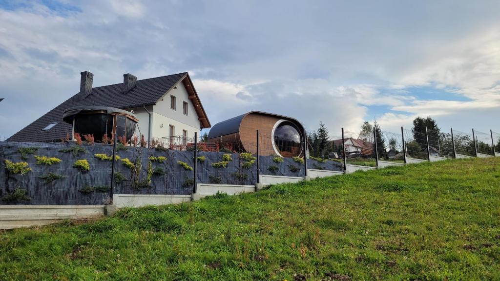 Vonkajšia záhrada v ubytovaní Górskie Przysiółki w Koniakowie - Dom z Widokiem Szańce
