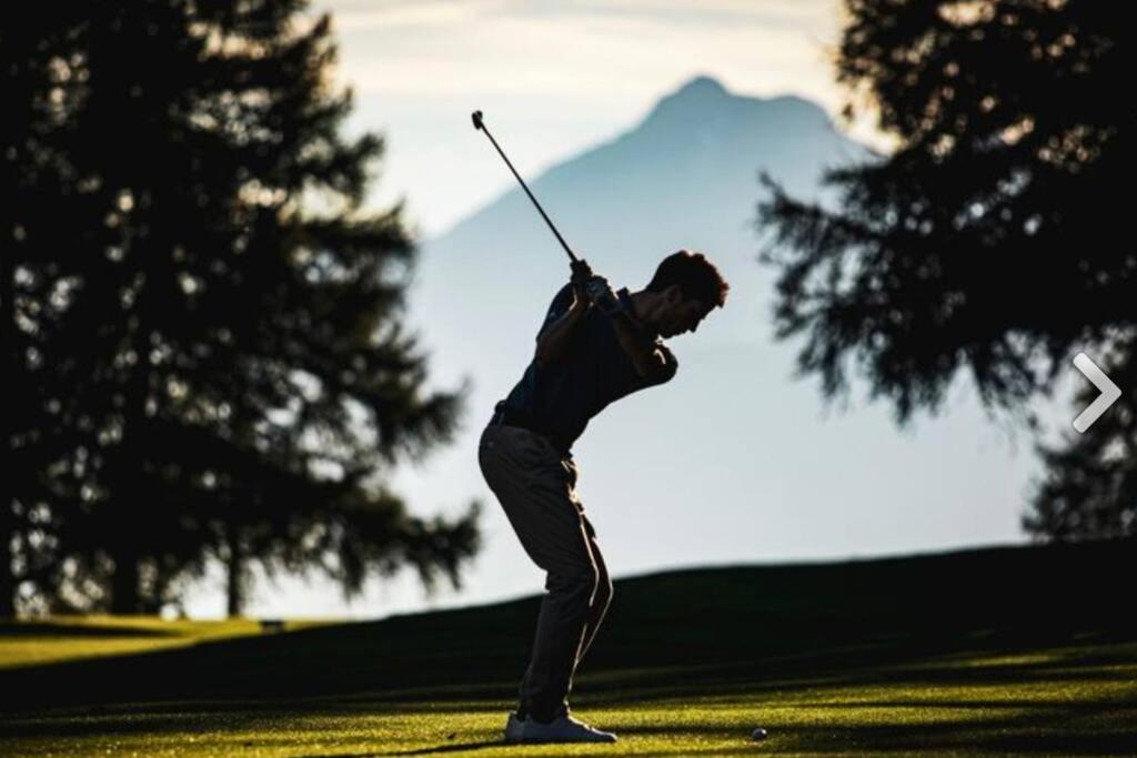 Jugar a golf a l'apartament o a prop