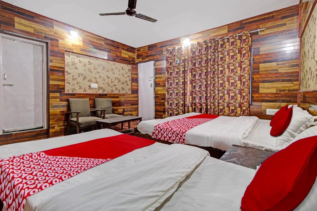 Postel nebo postele na pokoji v ubytování Hotel Ab-i-Hayat