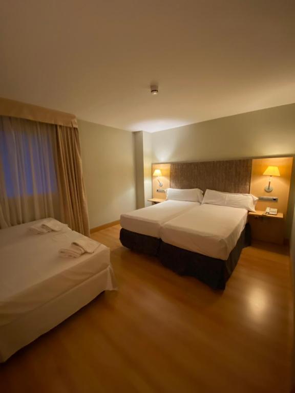 U Hotel Villa-Gomá - Resim 45