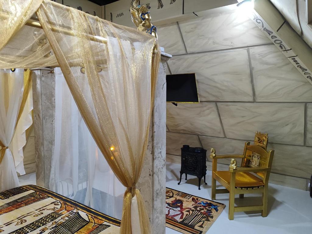 Pirâmide Quéops, Vila Mágica - Tripla Stanza