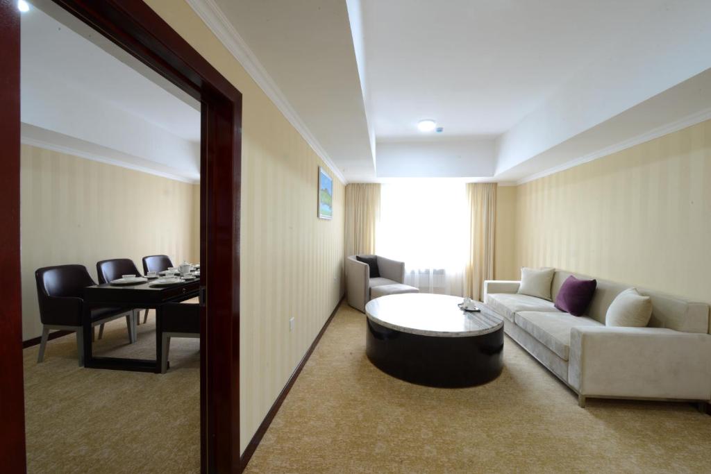 Alpha Hotel Ulaanbaatar - Junior Suite Mit Mountain View