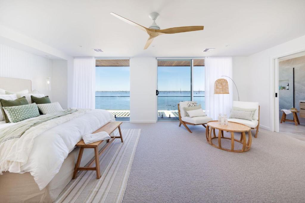 Silverwoods Luxury Lake House, Yarrawonga (updated prices 2024)