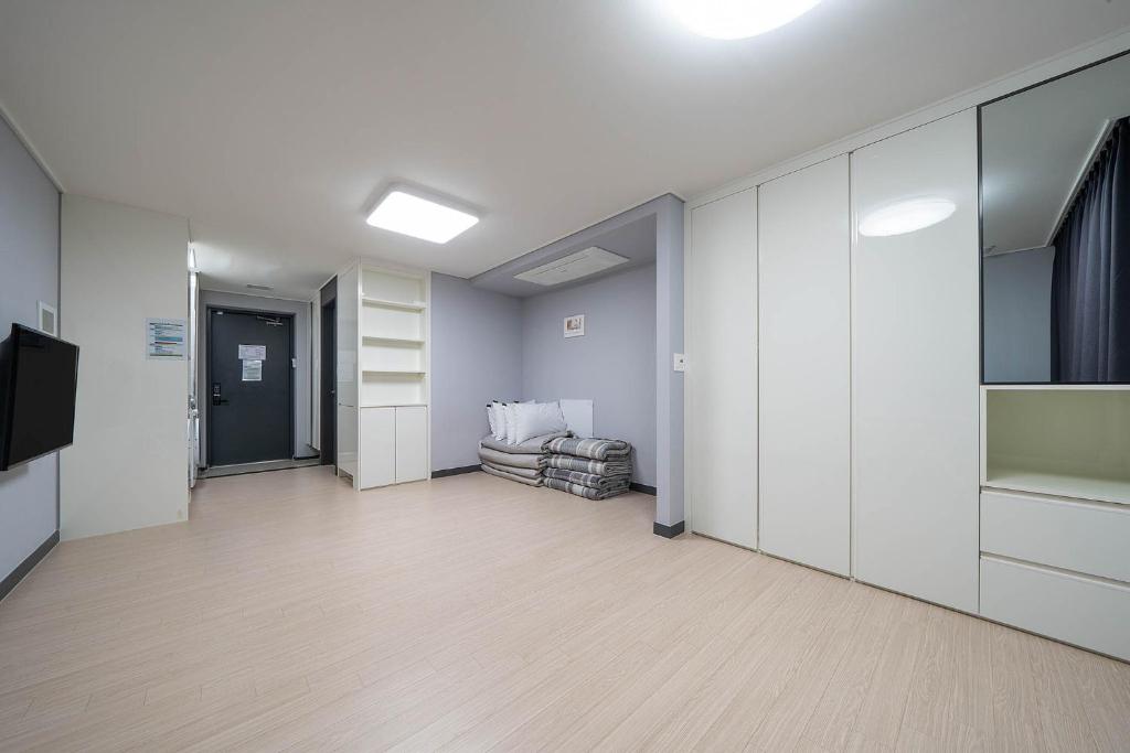 TV a/nebo společenská místnost v ubytování Myeongga Ubleth Hotel