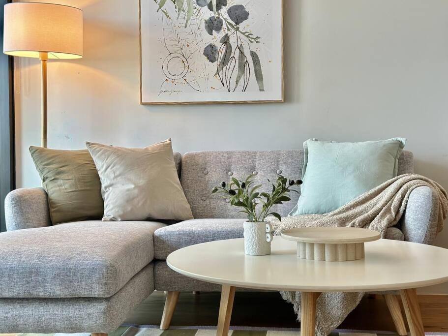 Midtown 2Bed Apt Near Southern Cross Station, Melbourne (updated