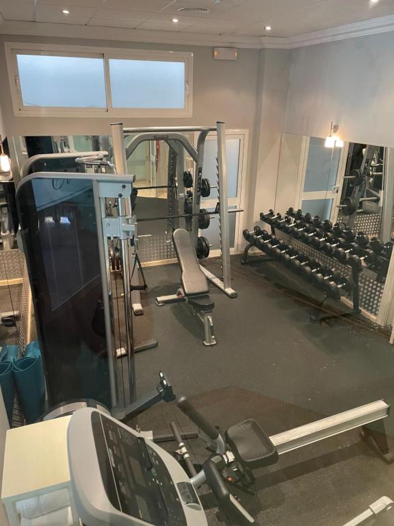 Fitness centrum a/nebo fitness zařízení v ubytování El Oceano Beach Hotel Adults only recommended