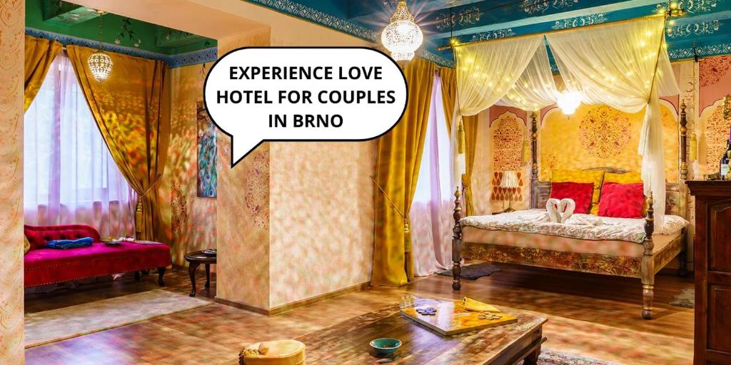 een extravagante slaapkamer met een bed en een tafel bij OROOM India - Role Play For Couples in BRNO in Brno