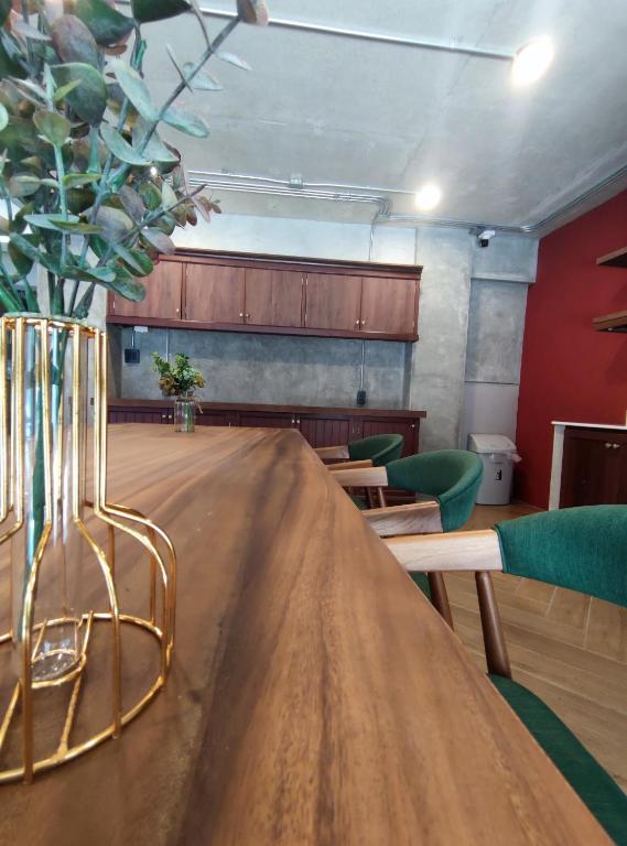 N5 Ratchawong Hostel - 10