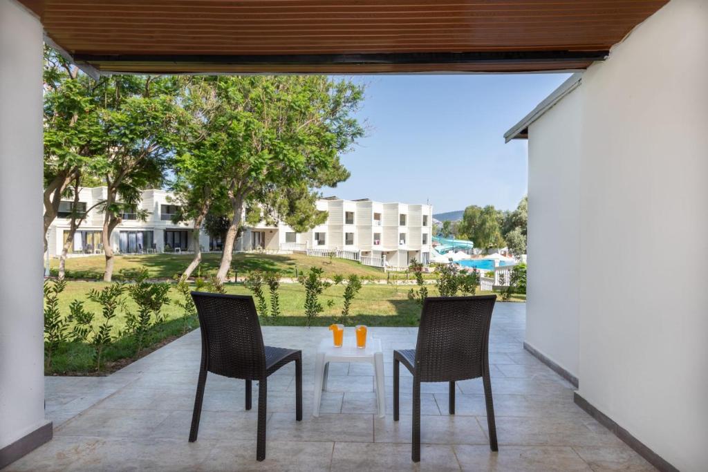 Bazén v ubytování Maya World Didyma Hotel nebo v jeho okolí