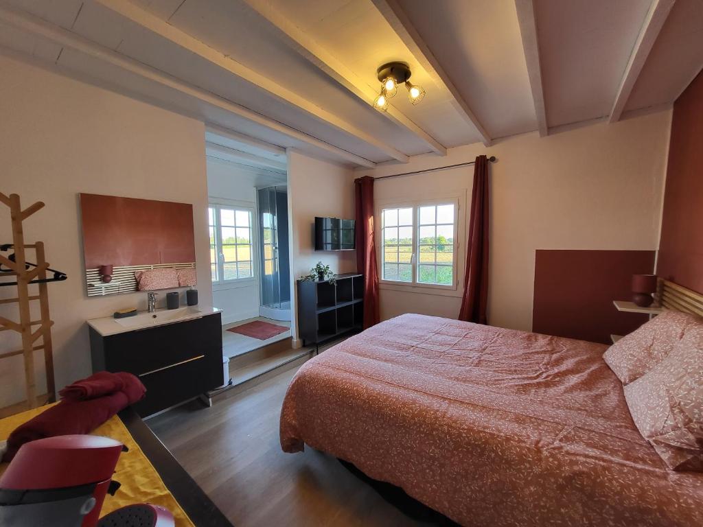 Postel nebo postele na pokoji v ubytování WonderBar (Auberge du Trinquet)