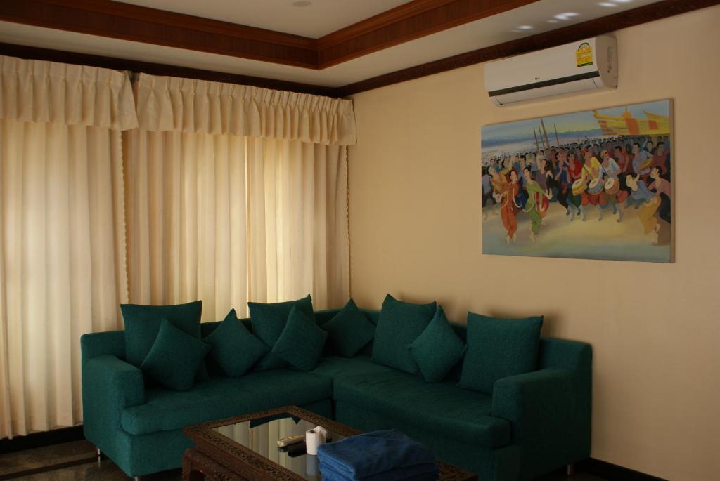 Prince Edouard Apartments & Resort Patong Beach Phuket - Resim 29