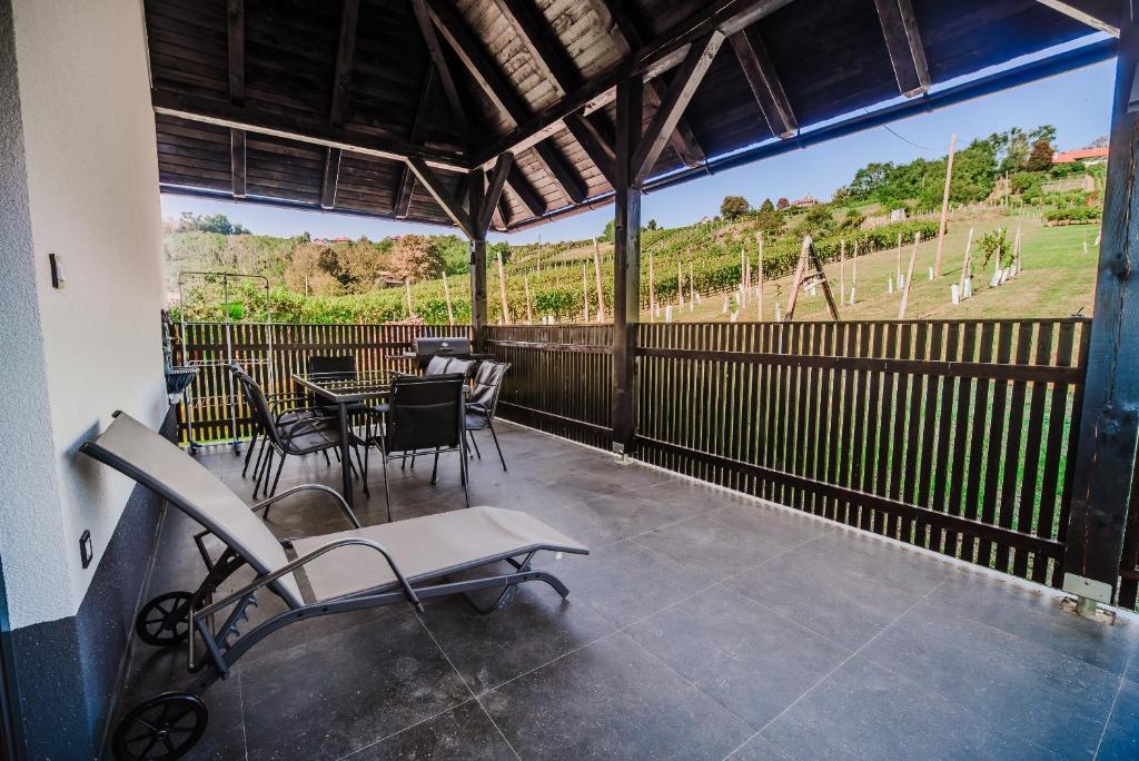Balkón nebo terasa v ubytování Holiday Home Aleks