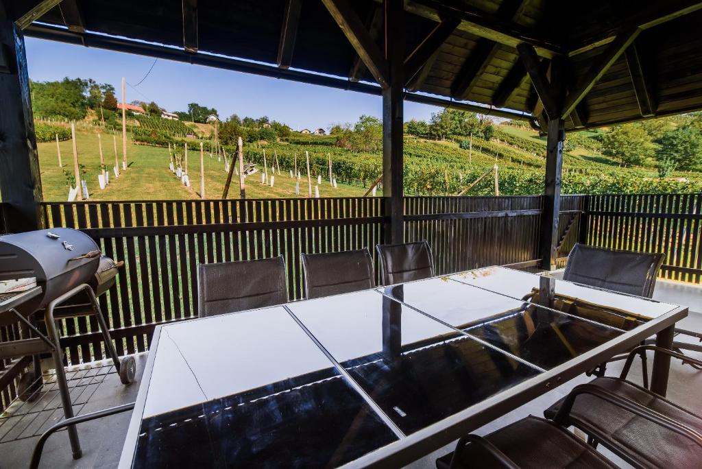 Fotografie z fotogalerie ubytování Holiday Home Aleks v destinaci Lendava