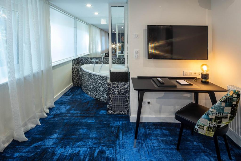 
Double Room with Spa Bath
