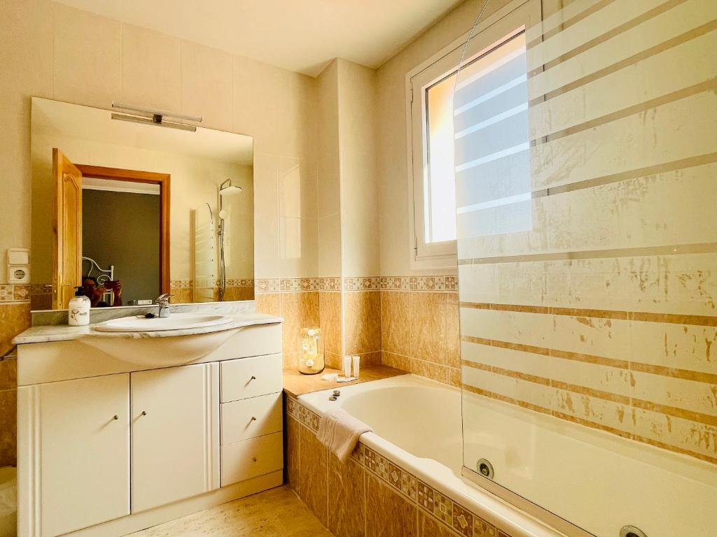Kúpeľňa v ubytovaní Villa Buho by Costabravaway