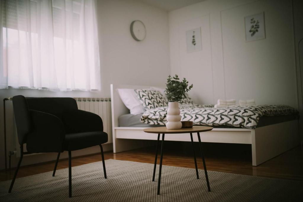 Studio Apartment E&D, free private parking, loggia