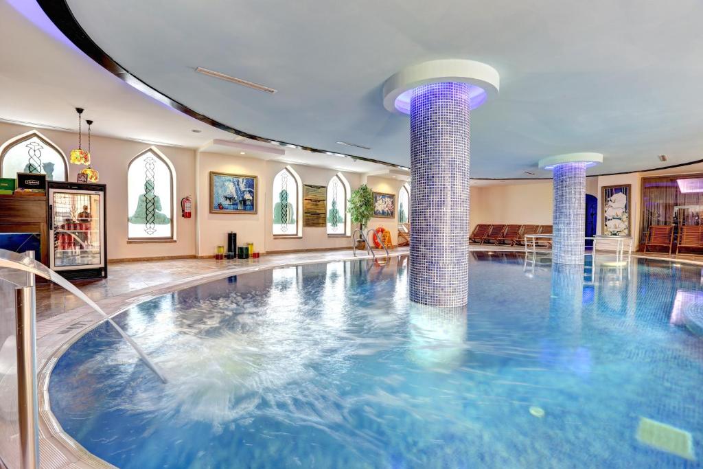 The swimming pool at or close to Suhan Cappadocia Hotel & Spa