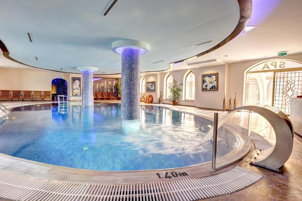 The swimming pool at or close to Suhan Cappadocia Hotel & Spa