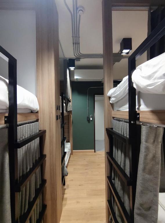 N5 Ratchawong Hostel - 3