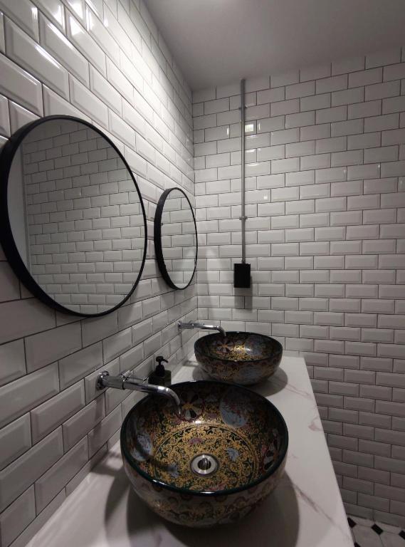 N5 Ratchawong Hostel - 9