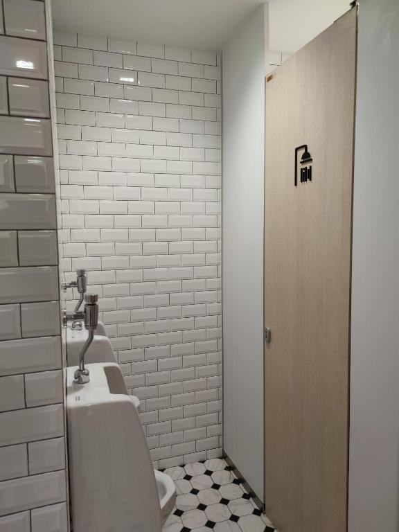 N5 Ratchawong Hostel - 19