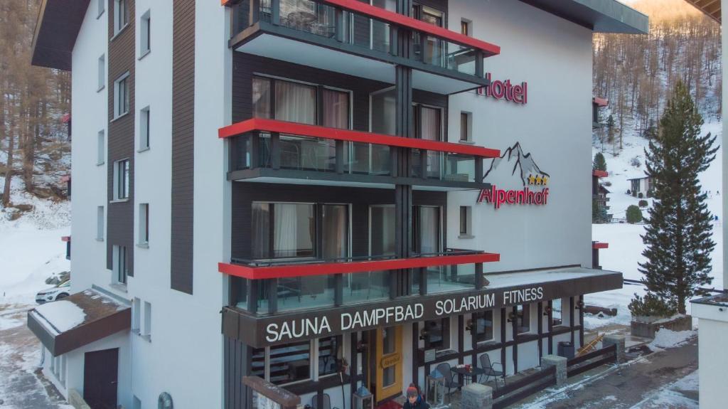 Budova, kde se hotel nachází