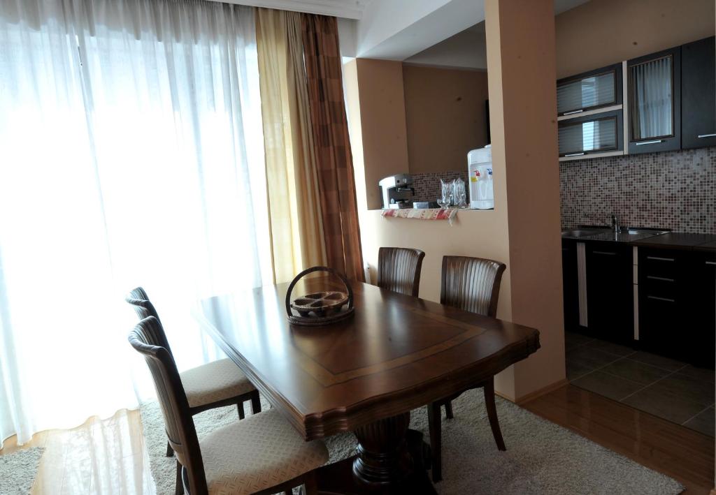 Kuchyň nebo kuchyňský kout v ubytování Hotel Gold