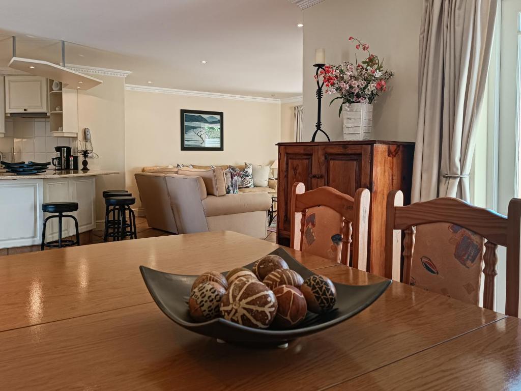 River Club 4213 - Image 17