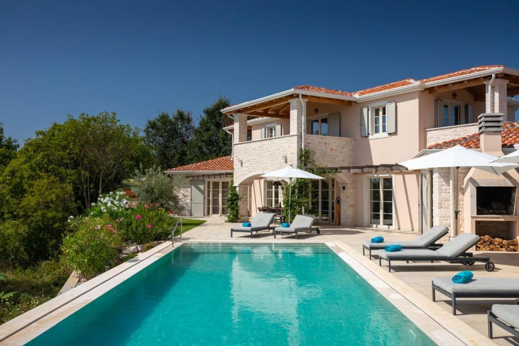 Bassein majutusasutuses Family villa Rapavel with pool in Visnjan või selle lähedal