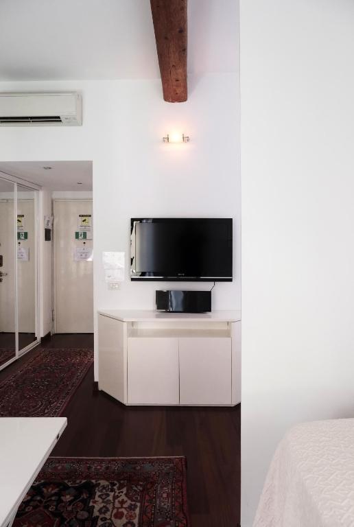 ComeCasa Flowery Terraced Apartment - 4