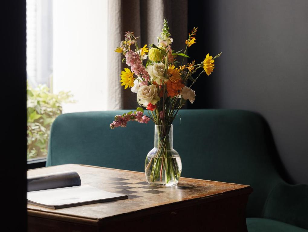 New Hotel Republique - Ex Albert's Hotel - Resim 22