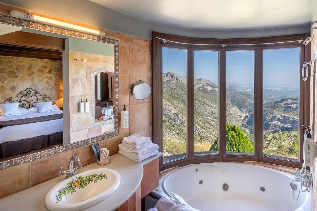 Hotel Alahuar - Bañera de hidromasaje en Benimaurell