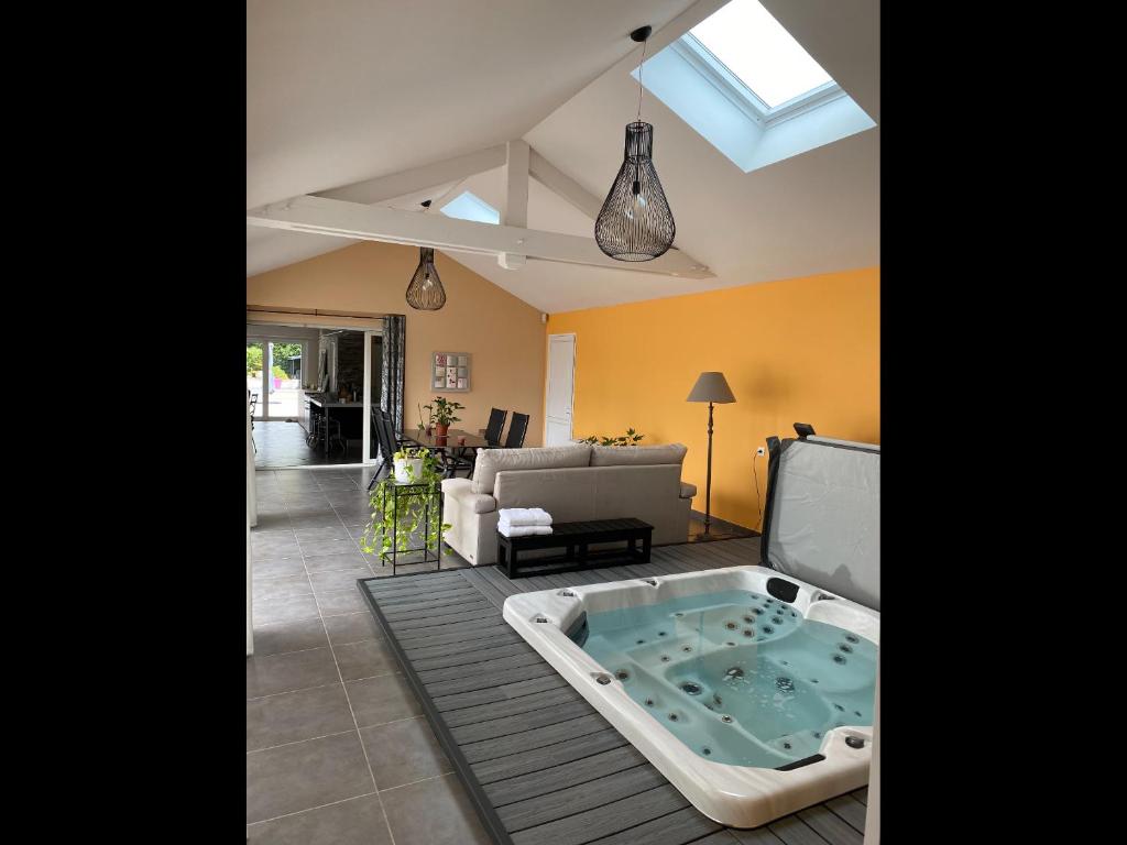 Zdjęcie z galerii obiektu Le SPA de l Albizia w mieście Cessieu