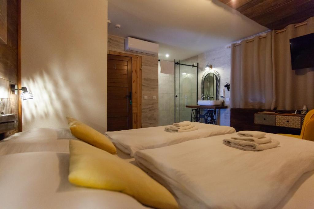 Posteľ alebo postele v izbe v ubytovaní Sobe App Moj Hir bed and breakfast