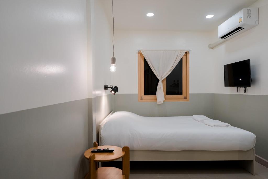 Yimwhan House 01, Wat Ratchaburana - 4