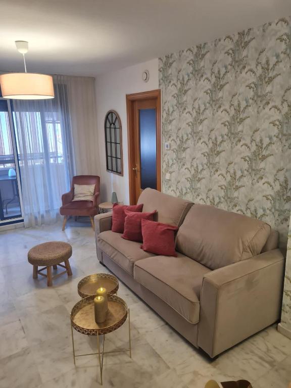 Część wypoczynkowa w obiekcie Holidays2Malaga Ayala 450 mts from beach & Terrace