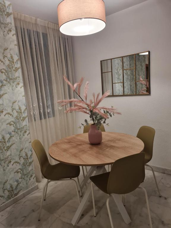 Zdjęcie z galerii obiektu Holidays2Malaga Ayala 450 mts from beach & Terrace w Maladze