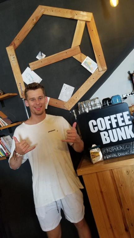 Os clientes hospedados em CoffeeBunk Hostel